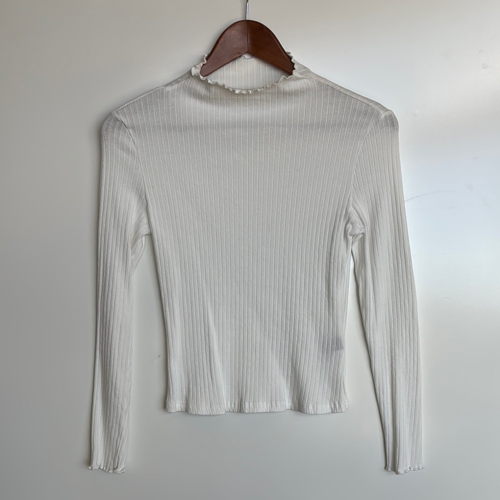 Elegant White Ribbed Women's Top